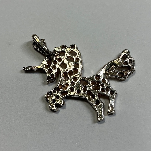 Sterling Silver Unicorn 🦄 Pendant. - Picture 4 of 7